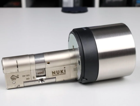 NUKI 221145 SMART LOCK ULTRA Chytrý zámek, Wi-Fi, Matter, včetně univerzální vložky v balení, černý/bílý NUKI 221145 SMART LOCK ULTRA Chytrý zámek, Wi-Fi, Matter, včetně univerzální vložky v balení, černý/bílý
